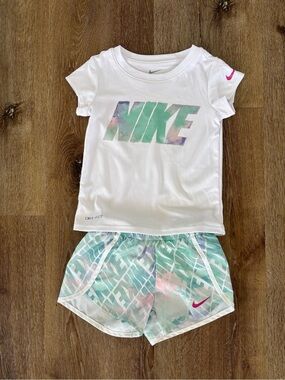 Nike Girls Athletic Tie-dye T-shirt & Short Set in Mint Sz: 3-4years old| Summer